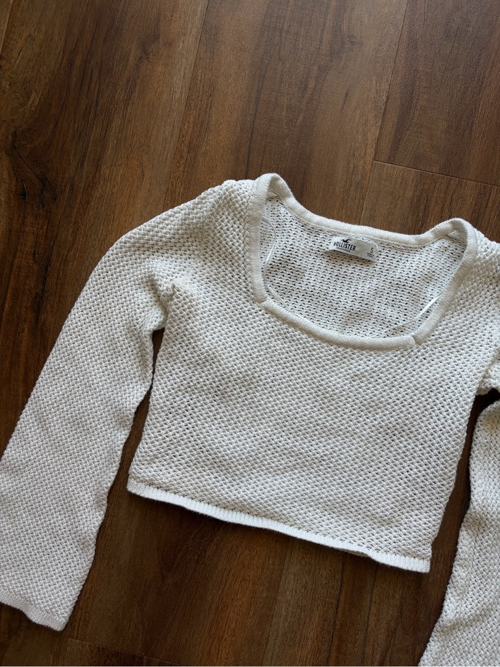 Hollister White Knit Cropped Long Bell Sleeve Top Scoop Neck Bohemian Coastal - Picture 3 of 7